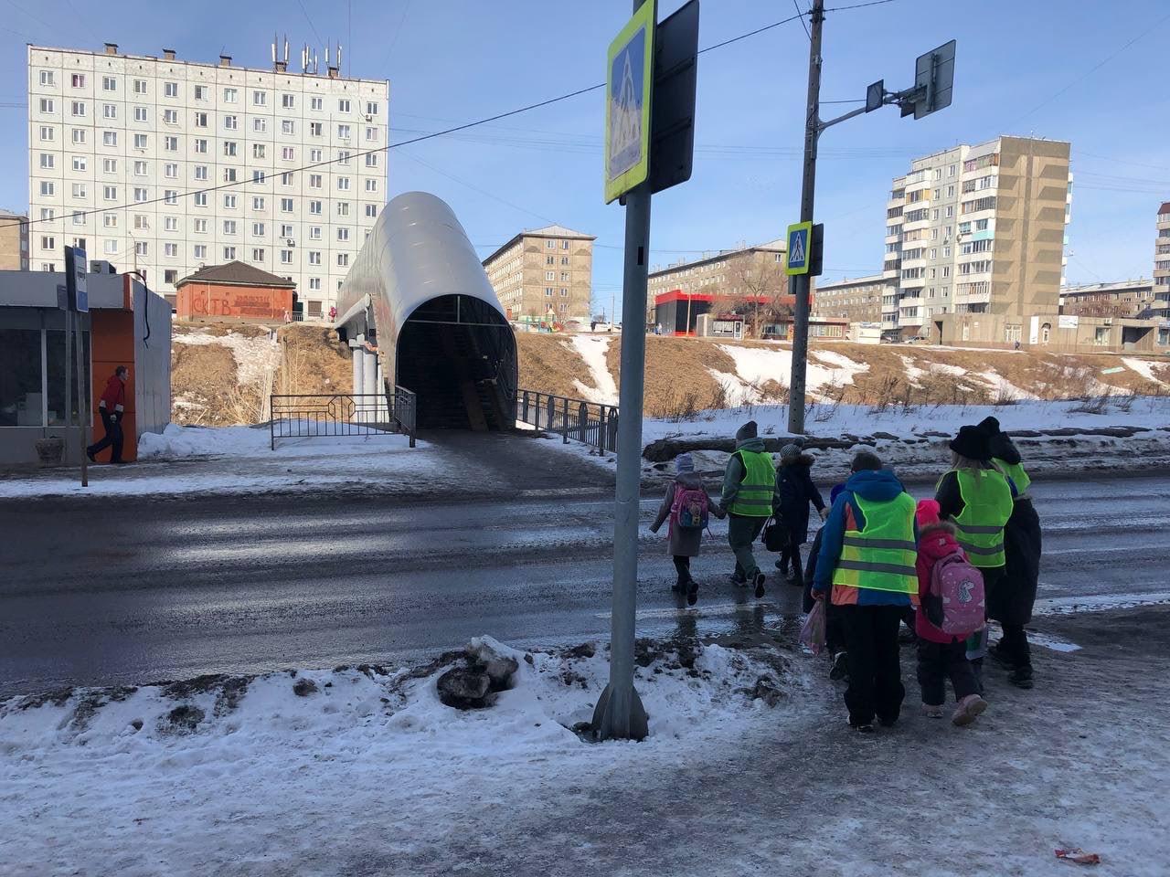 Школьный патруль по безопасности дорожного движения.